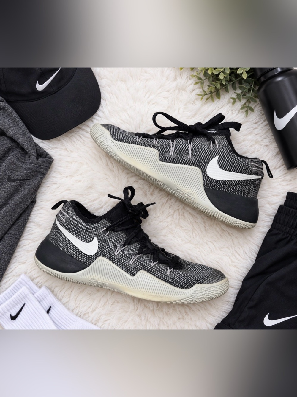 Nike Hypershift Basketball Sneakers